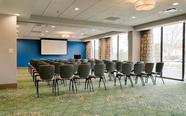 Holiday Inn Knoxville N - Merchant Drive by IHG