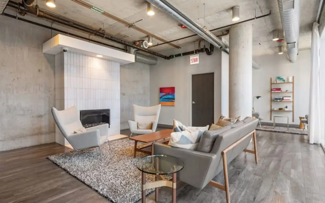 Group Home 3 Luxe Apts Spacious Central