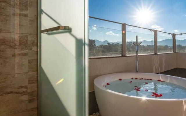 Floral Hotel Yuxi Fuxianhu Bolianchen