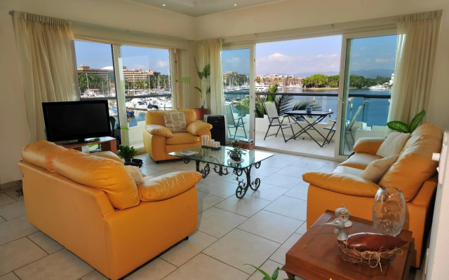 Marina Banderas Suites