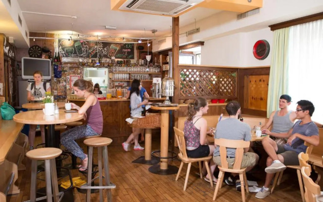 Yoho International Youth Hostel