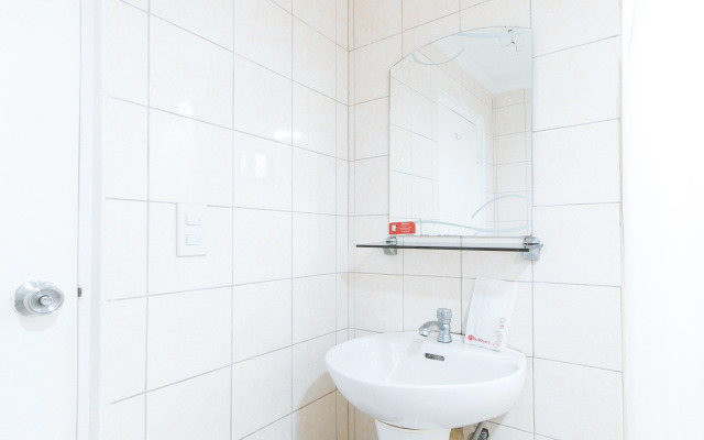 RedDoorz Premium near Greenbelt Makati