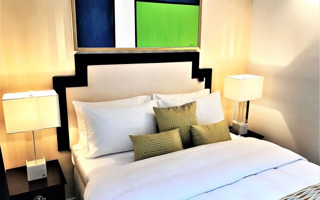 MONDRIAN Luxury Suites & Apartments Old Town Market Square