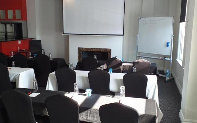 Ramada by Wyndham Hamilton City Center