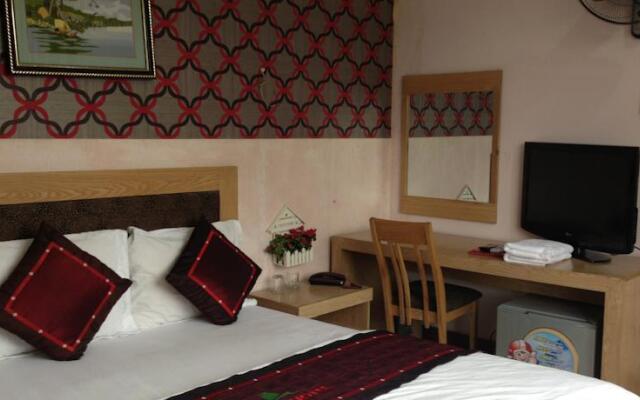 Red Hotel
