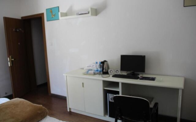 Maiwei Youth Apartment Hotel