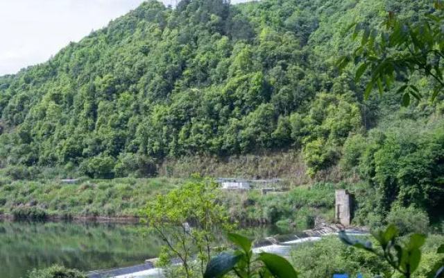 Floral Hotel·Xianju Shuangxi hotel (Wuyuan Scenic Area Moon Bay)