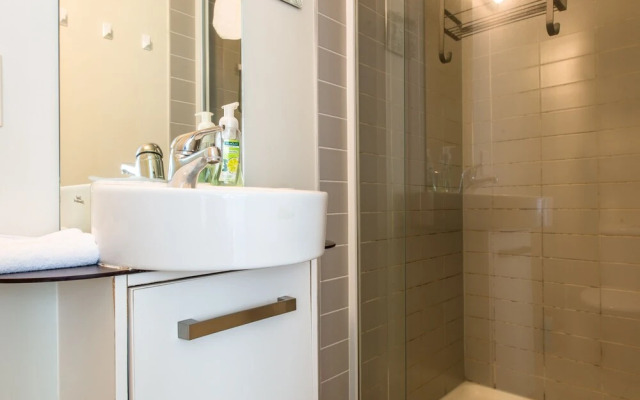 JHT - 1 BRM UoA Albert Park Balcony