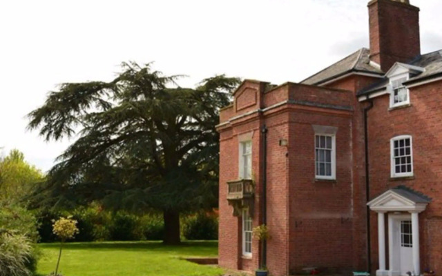 Elm Lodge