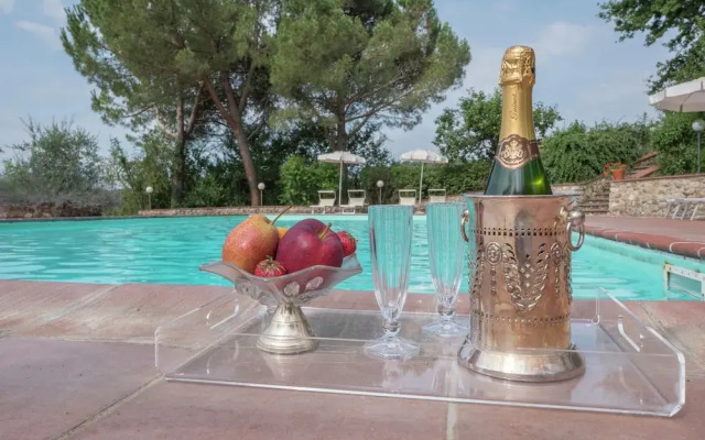 Cozy Holiday Home With Pool in Sienna Italy