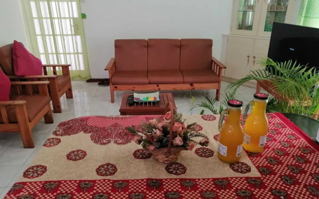 "room in Apartment - Roommate for Rent in Flic en Flac"