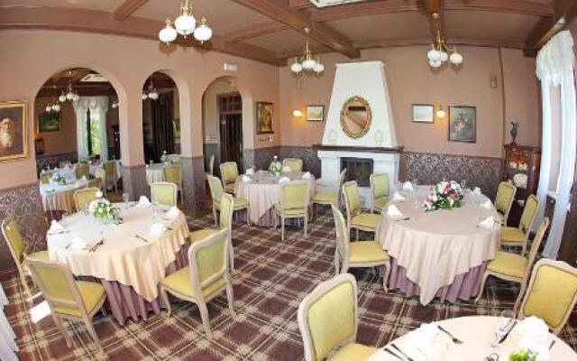 Hotel Pałac w Myślęcinku