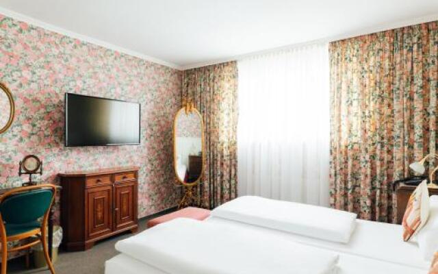 Das Kleine Hotel