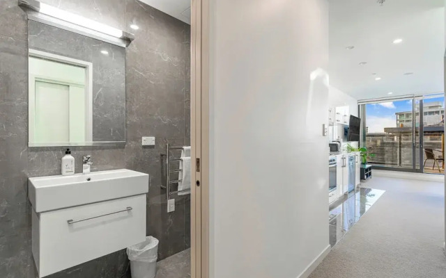 2Br Cbd Gem With City Views