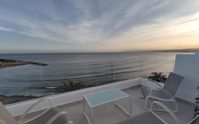 Front Sea View Penthouse