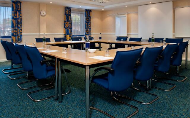 Holiday Inn Express Swansea - East by IHG