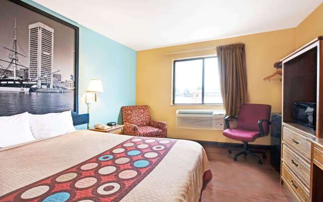 Super 8 by Wyndham Baltimore/Essex Area