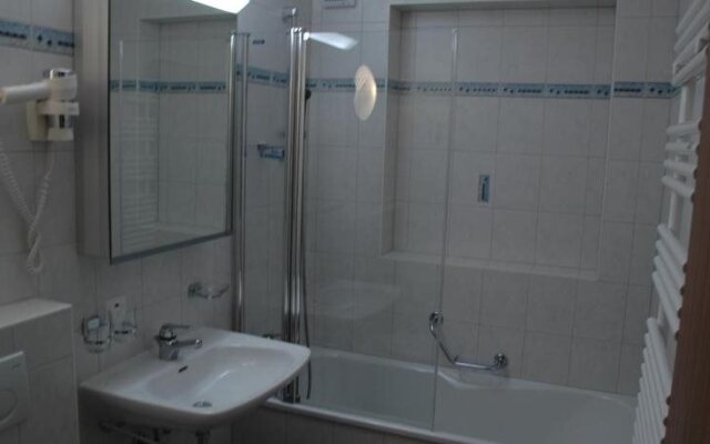 ABA-Sporting Apartment House