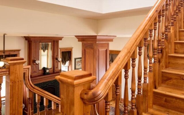 Rock Crest Lodge And Cabins