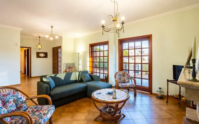 Artemida Beachside Escape w BBQ Parking