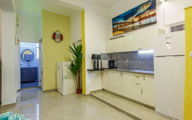 The Sea Apartments Tel Aviv by different locations