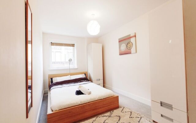 Stunning Spacious Flat In Glasgow City