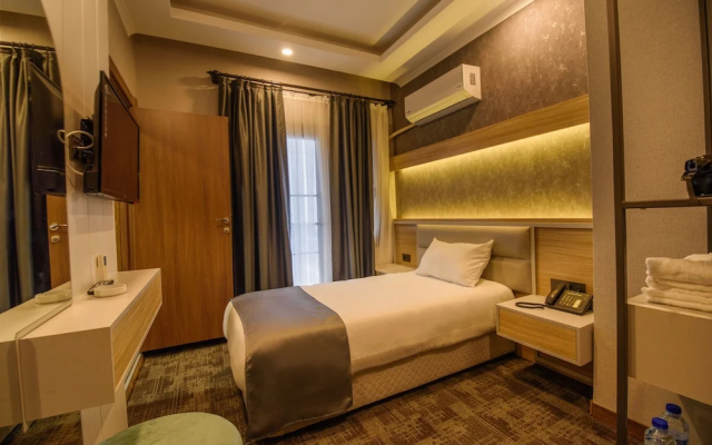 ALEE BEYZAR Hotel