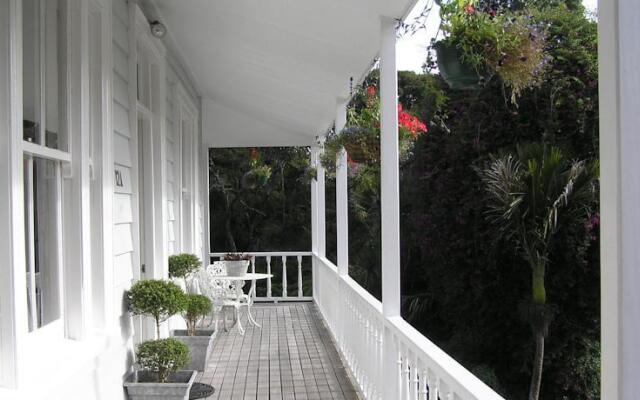 Auckland Birdwood House B&B