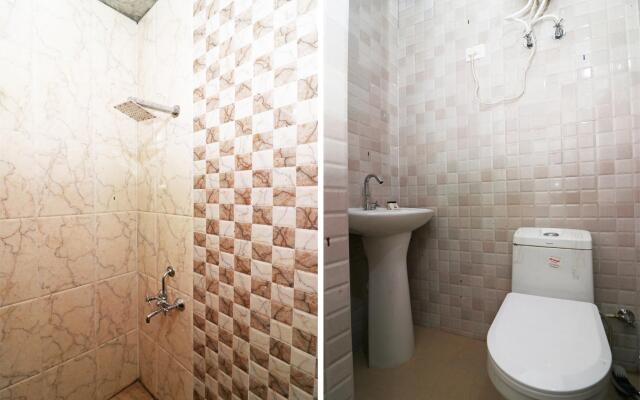 OYO 22825 Hotel Crown Stay inn