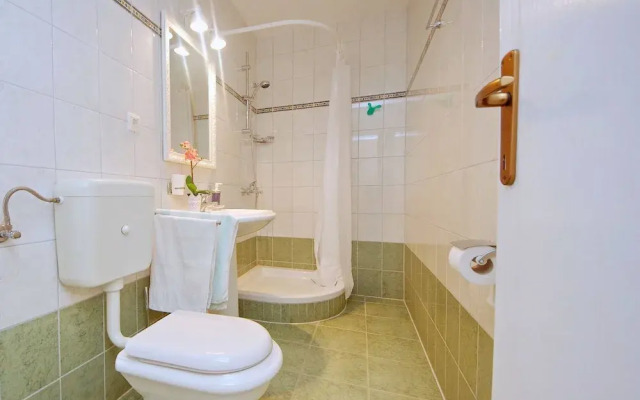 Seafront Apartments Deveron