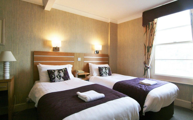 Quayside Hotel