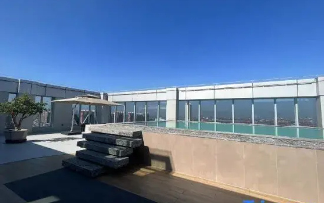 YHotel Leno