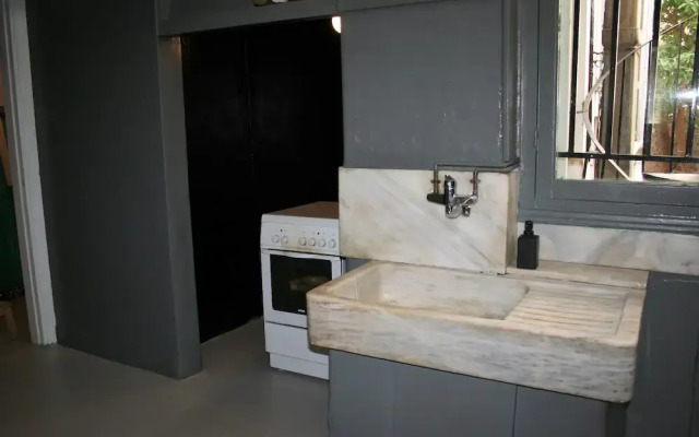 Neoclassical ART-House Bhive