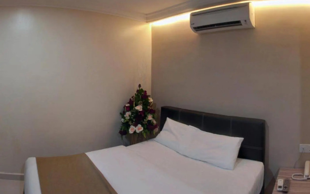 Safari Hotel