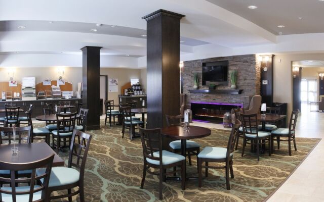 Holiday Inn Express Fort St John by IHG