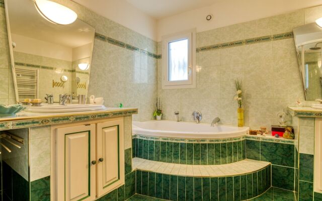 Villa Provencale aux portes d Aix