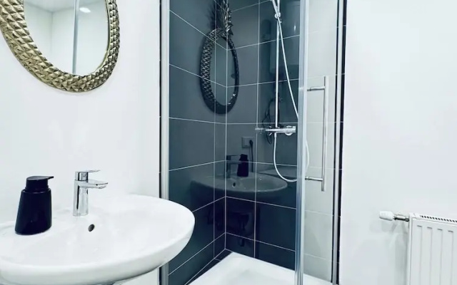 Comfortable Room Near Kaufpark Alterlaa