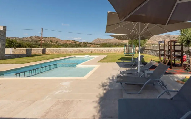 Villa Vilana With Private Pool
