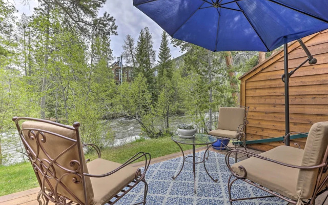 7 Mi to Ski: Waterfront Townhome in Frisco!