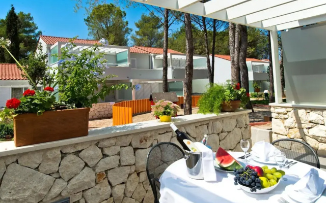 Zaton Apartment With Shared Pool
