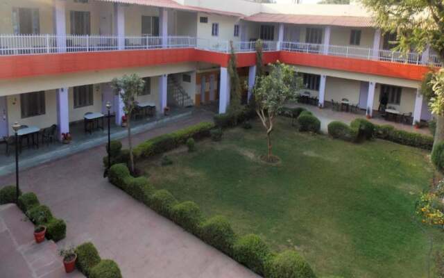 Hotel Goverdhan Tourist Complex