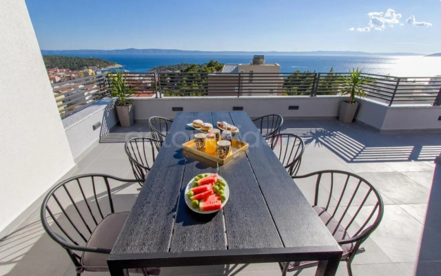 Penthouse With Panoramic View Ally
