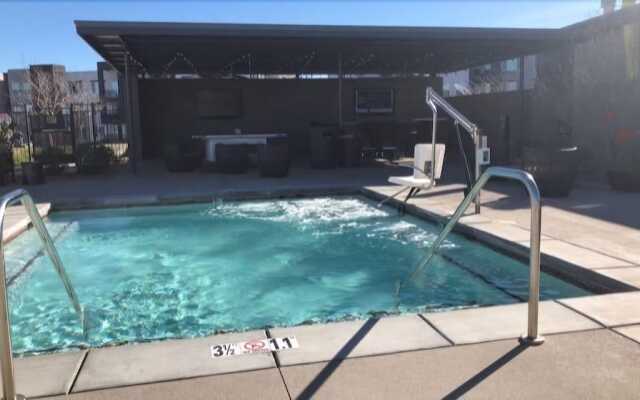 Cozy 2 Bedroom Apartment