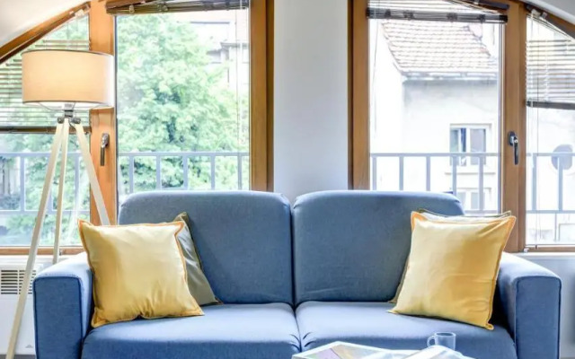 Park Loft next to Eagle's Bridge