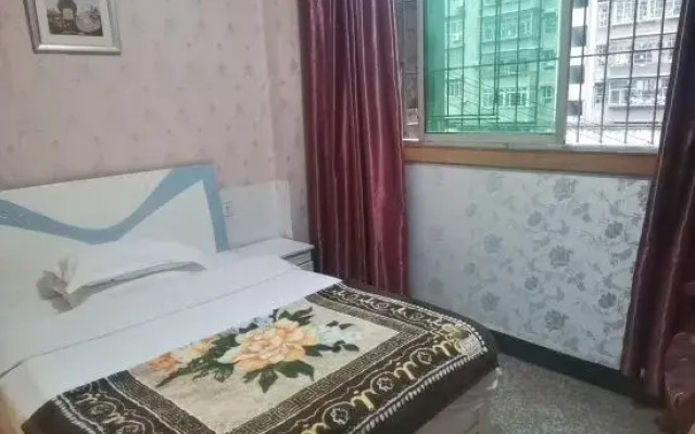 Yuechi Famous City Hotel