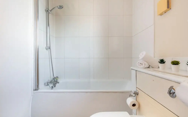 Charming 1BR Near Tower Bridge Walks