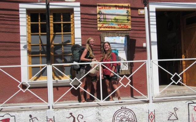 Hostal Valle Mistral - Hostel