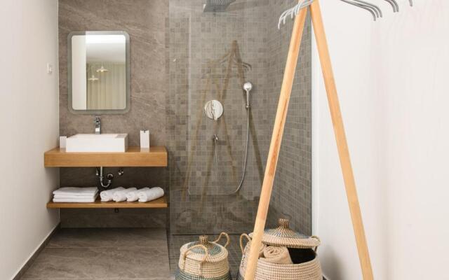 Gallery Luxury Suites & Rooms-Only Adults
