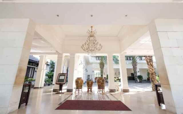 Colonial Hotel