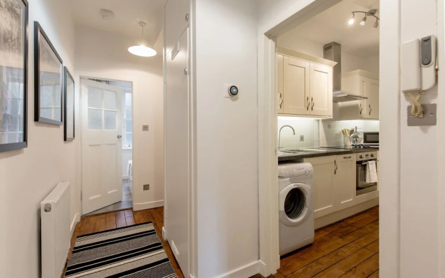 Unique & Stylish Grassmarket Apt - Close to Castle